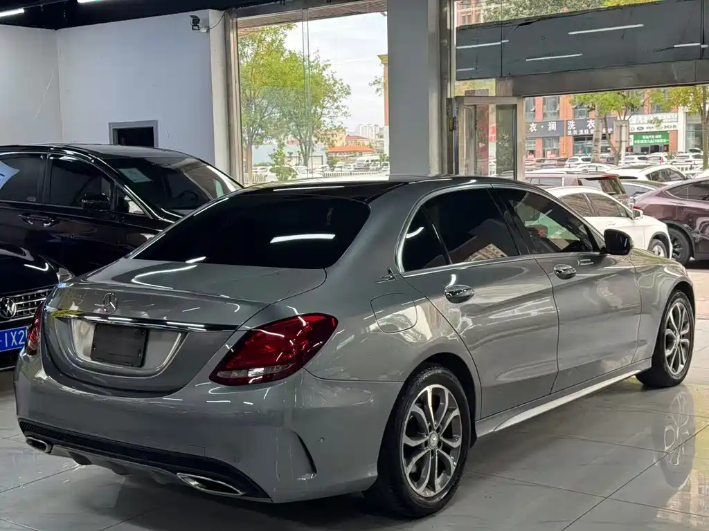 Mercedes-Benz C-Class — миниатюра 6