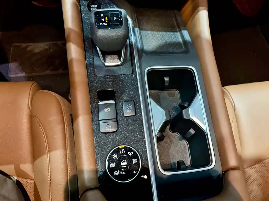 NISSAN EXPLORING THE LAND