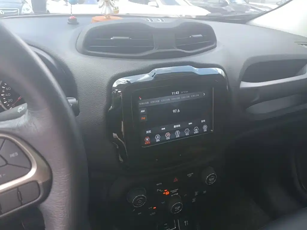 Jeep Renegade — миниатюра 13