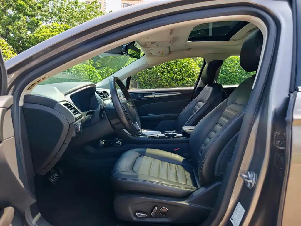 Ford Mondeo — миниатюра 11