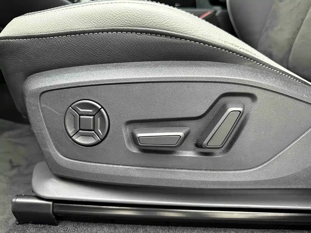 Audi Q3 — миниатюра 11