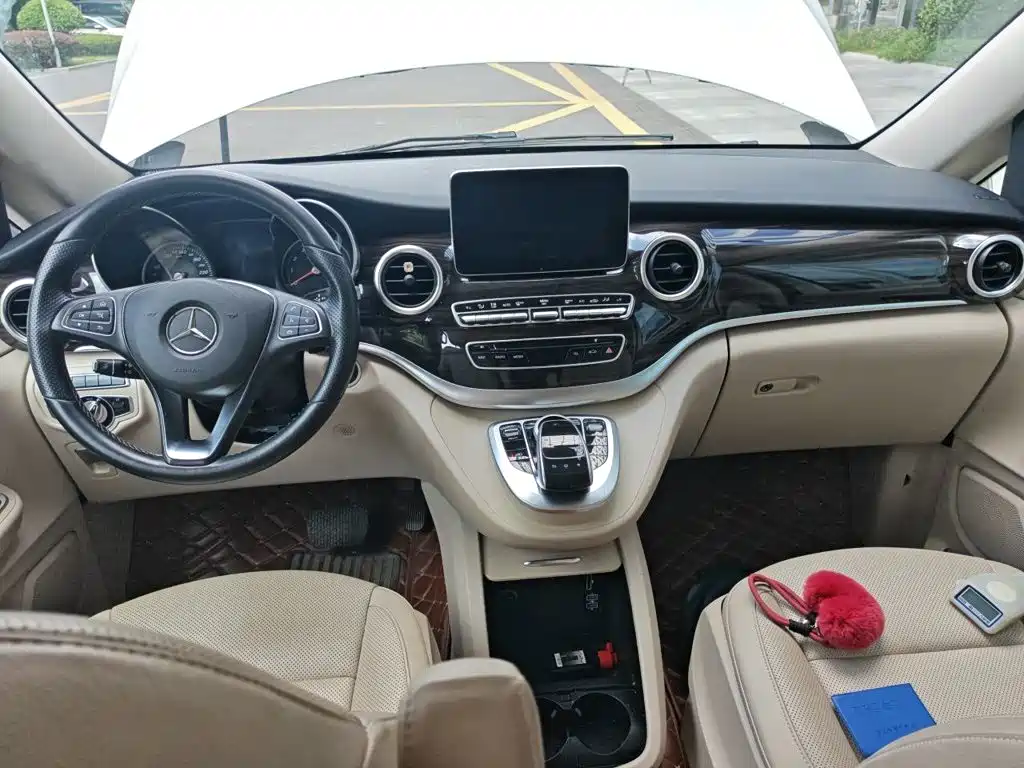Mercedes-Benz V-Class — миниатюра 13