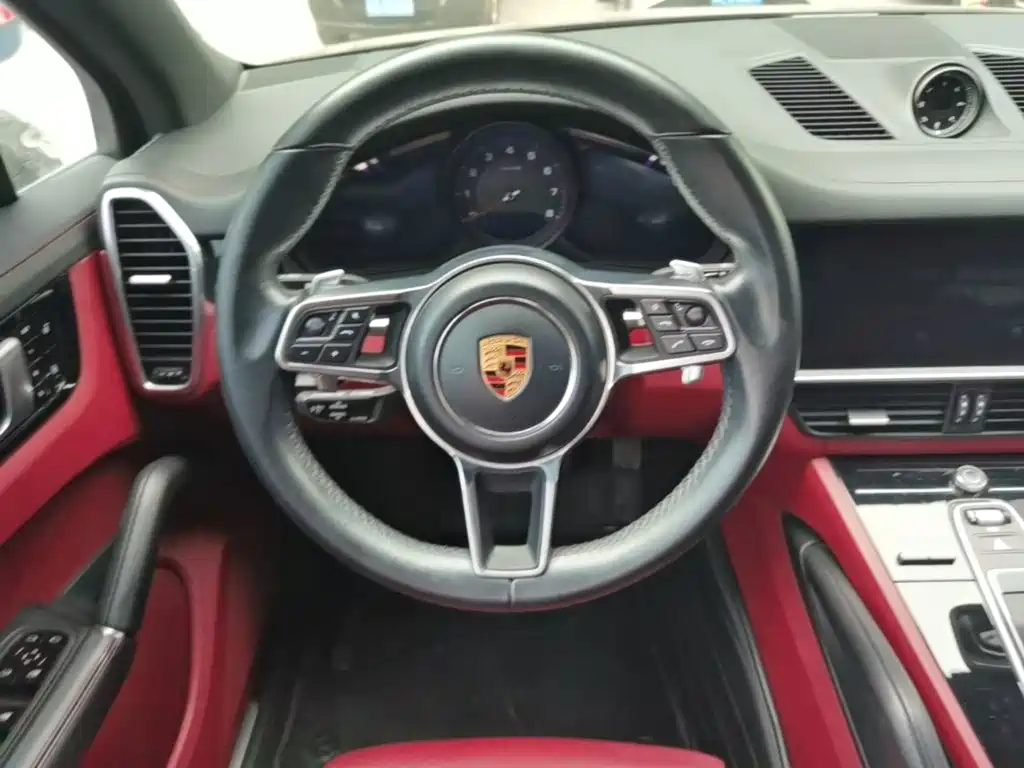 Porsche Cayenne — миниатюра 11