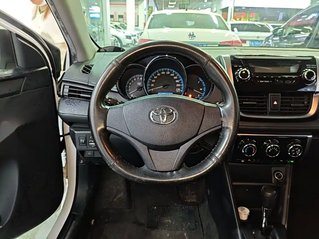 Toyota Yaris L — миниатюра 11