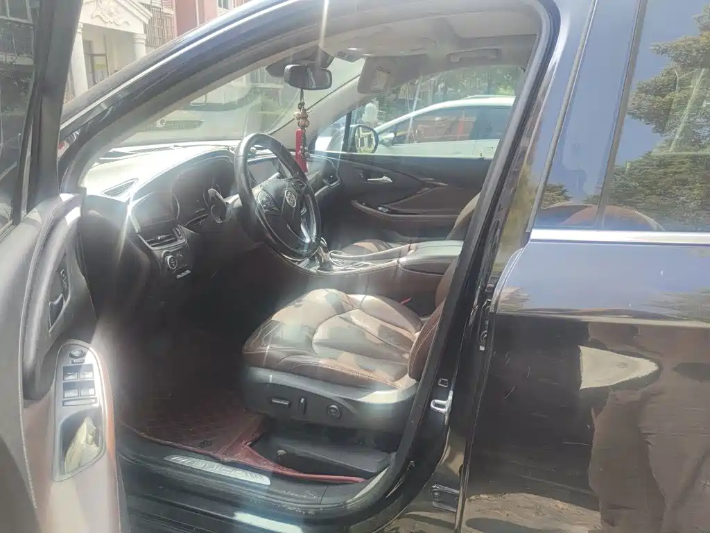 Buick Envision Plus — миниатюра 13