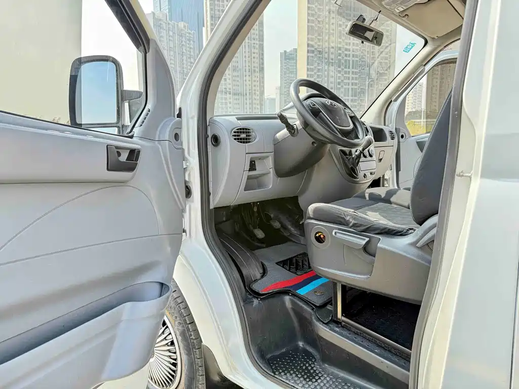 SAIC MAXUS XINTU V80