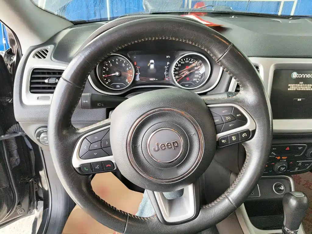 Jeep Compass — миниатюра 7