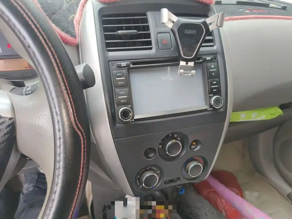 Nissan Sunny — миниатюра 6