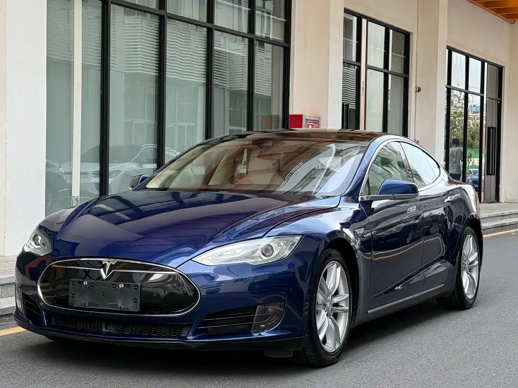 Tesla Model S 2016