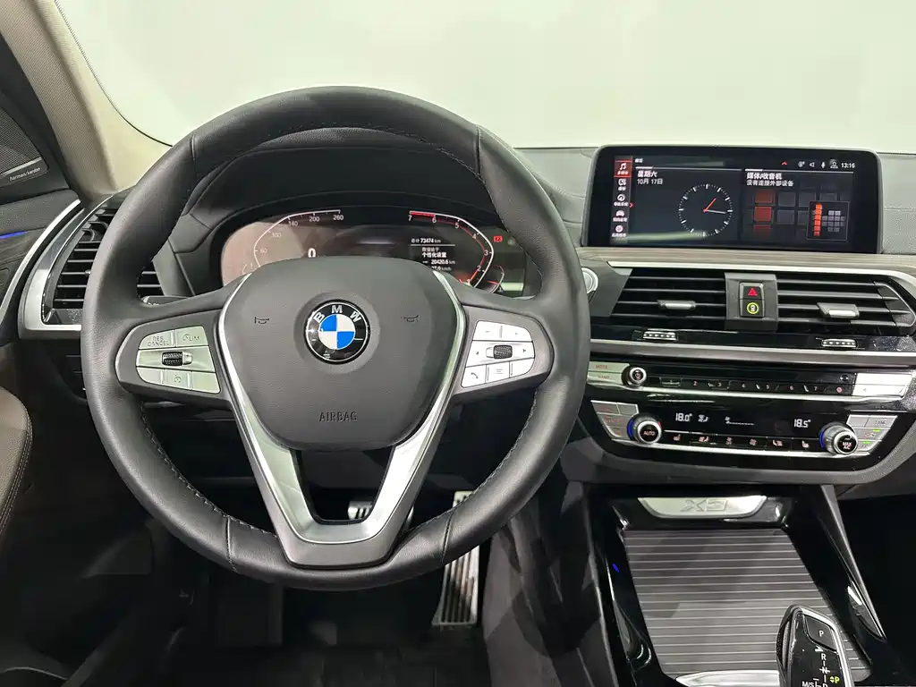 BMW X3 — миниатюра 11