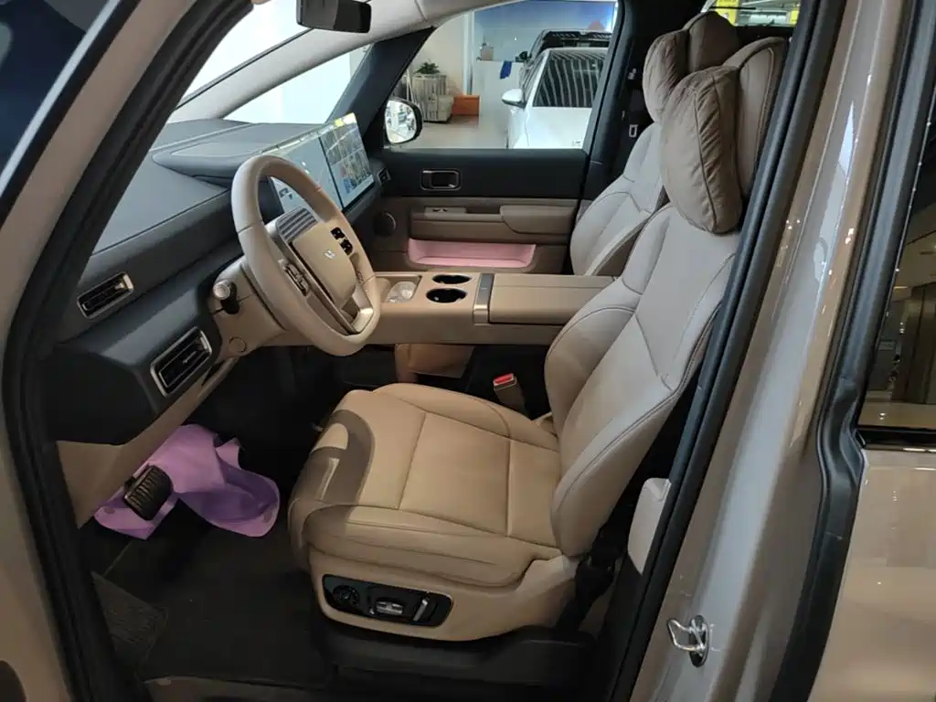 Li Auto Li MEGA — миниатюра 15
