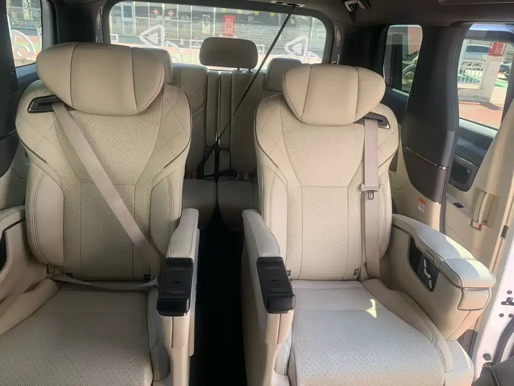 Toyota Alphard — миниатюра 4