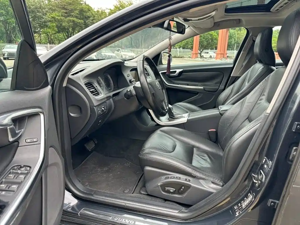 Volvo V60 — миниатюра 6