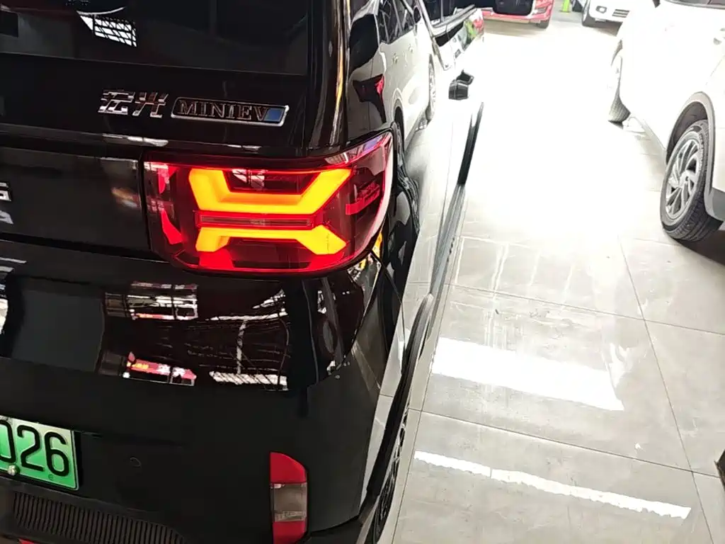 Wuling MINIEV — миниатюра 8
