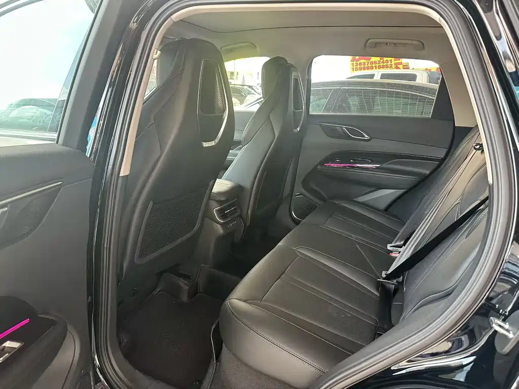 Hongqi Hongqi HS3 PHEV — миниатюра 4
