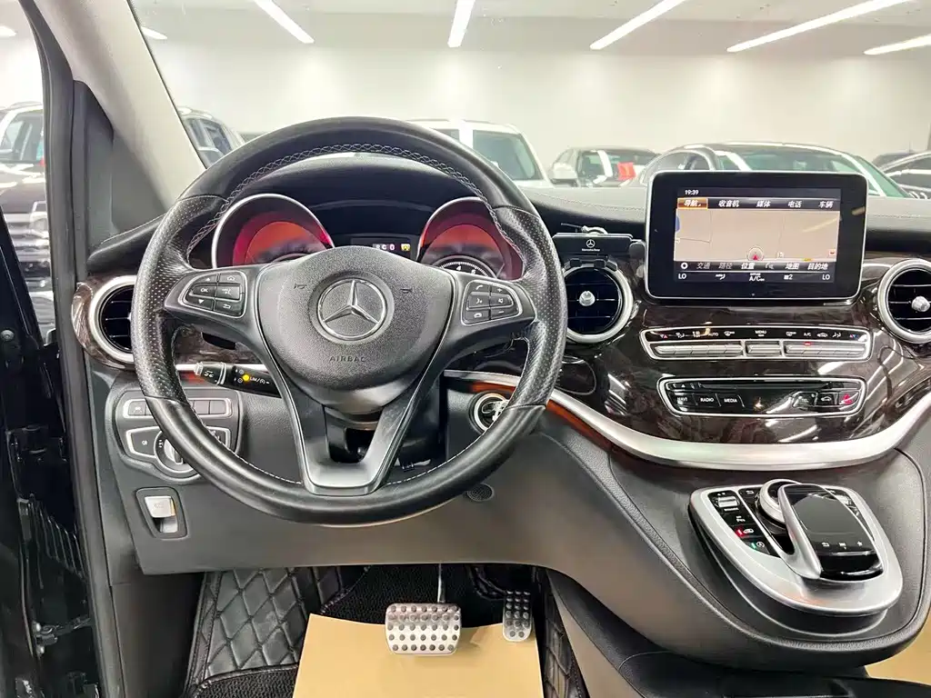 Mercedes-Benz V-Class — миниатюра 19