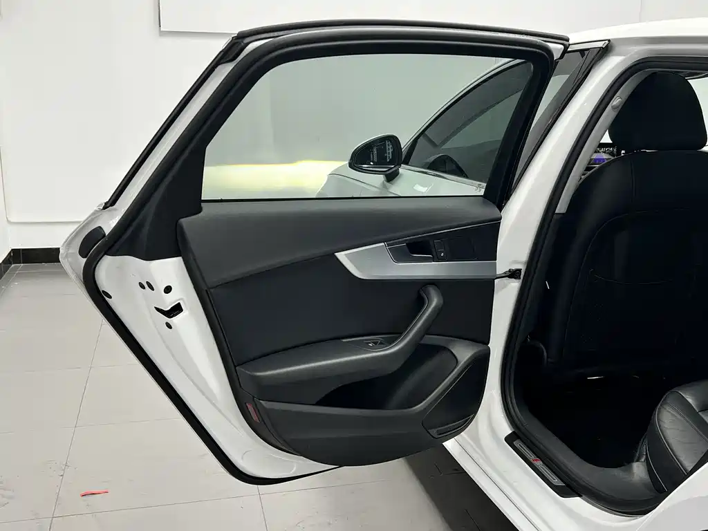 Audi A4L — миниатюра 23