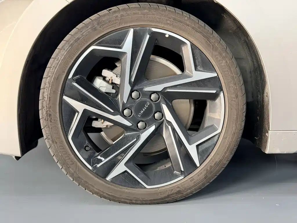 Lynk & Co 07 EM-P — миниатюра 15