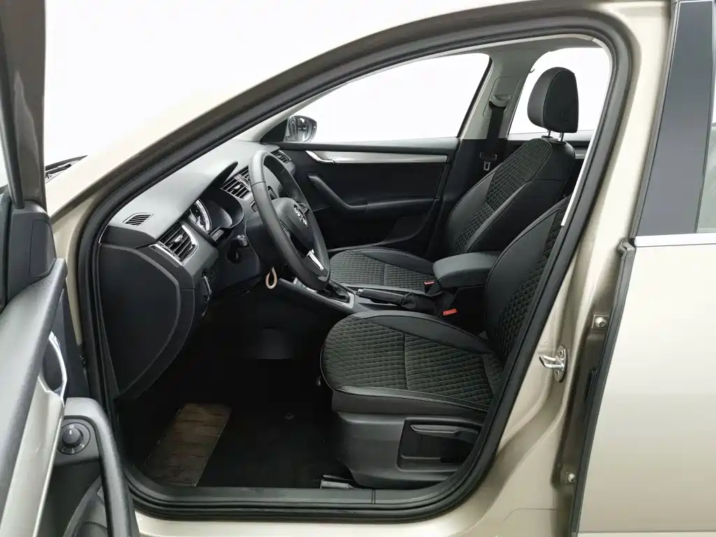 Skoda Octavia — миниатюра 10