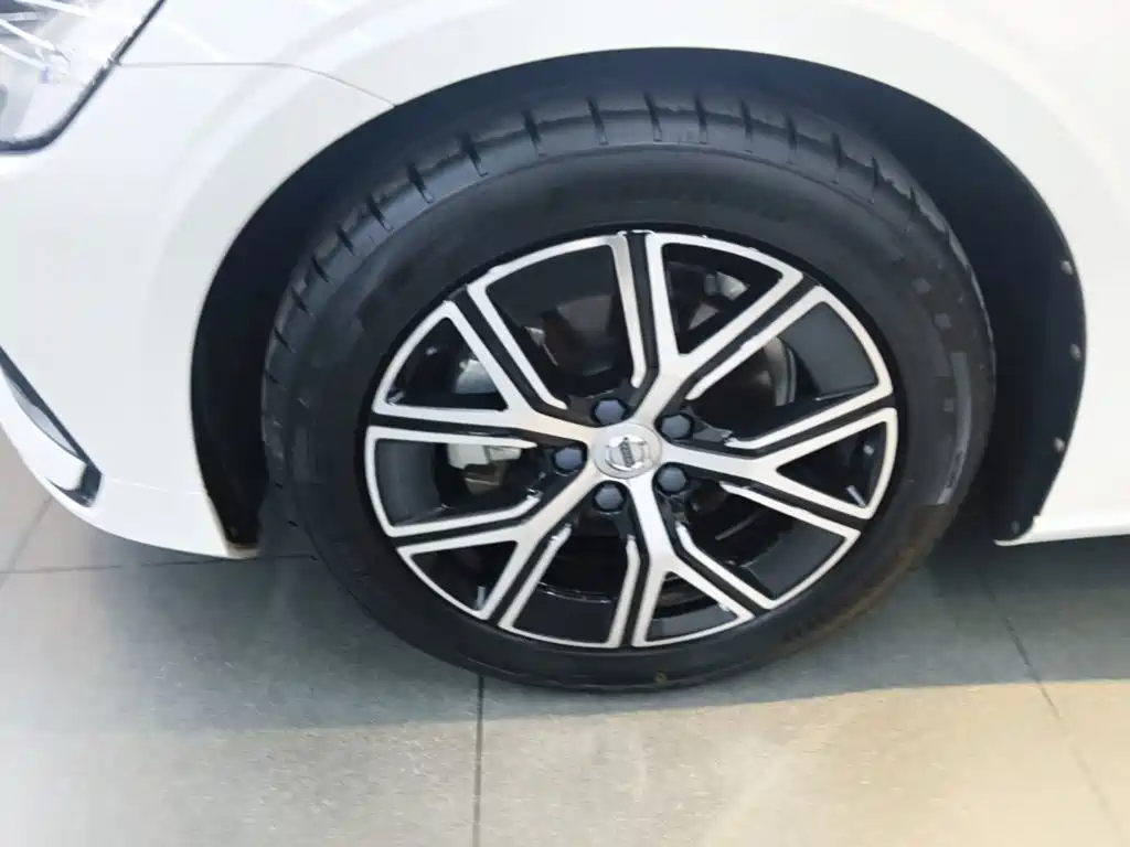 Volvo S60 — миниатюра 23