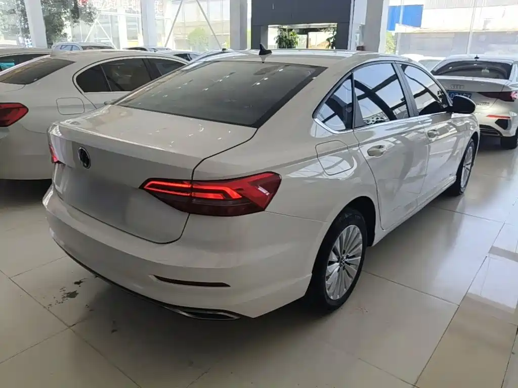 Volkswagen Lavida — миниатюра 7