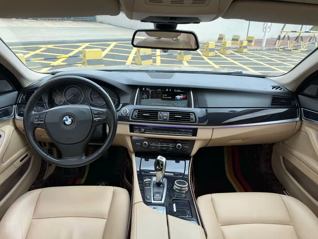 BMW 5 Series — миниатюра 9