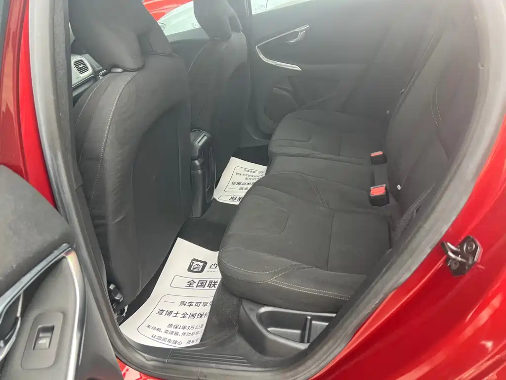 Volvo V40 — миниатюра 8