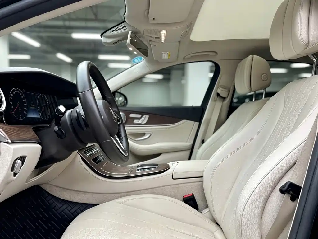 Mercedes-Benz E-Class — миниатюра 4