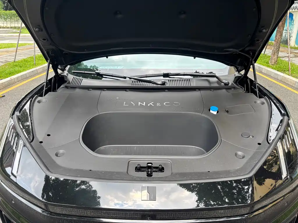 Lynk & Co 10 — миниатюра 14
