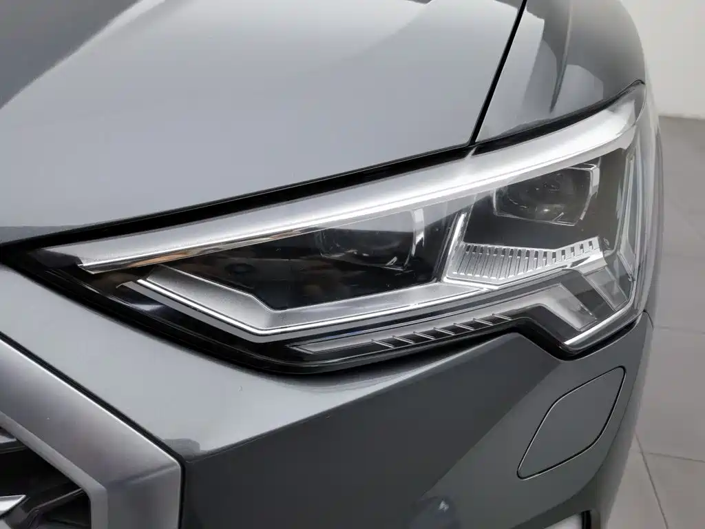 Audi Q3 Sportback — миниатюра 7