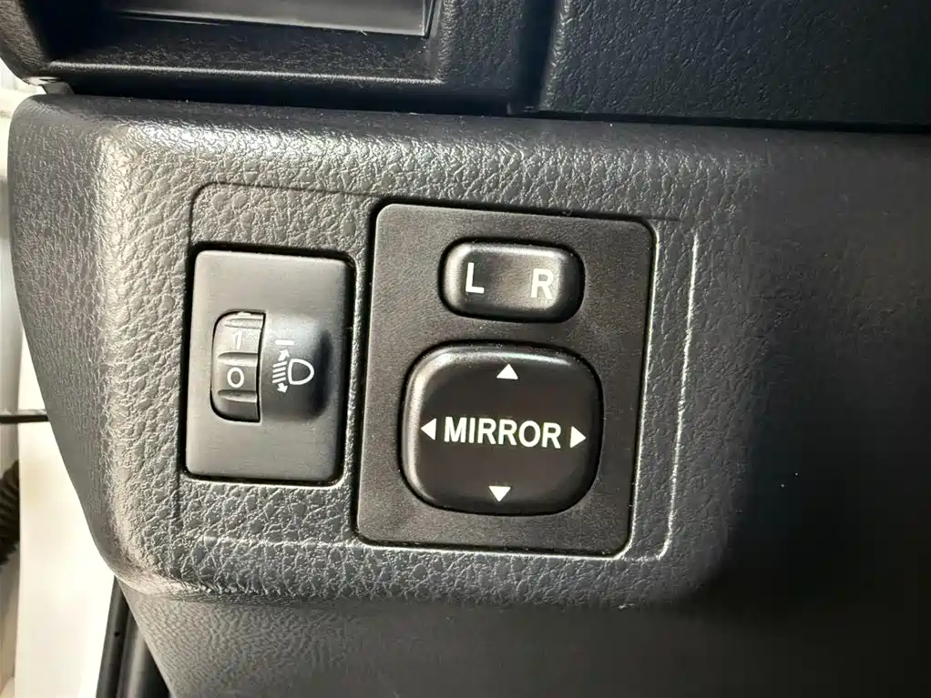 TOYOTA YARIS L ZHIXUAN