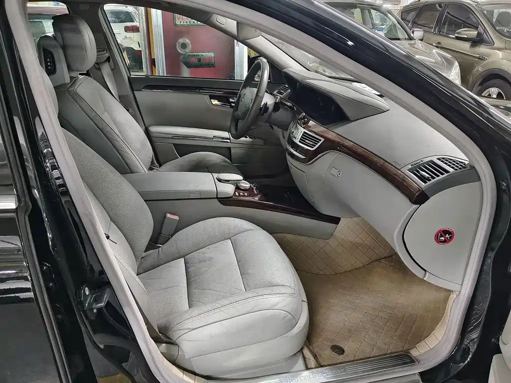 Mercedes-Benz S-Class — миниатюра 9