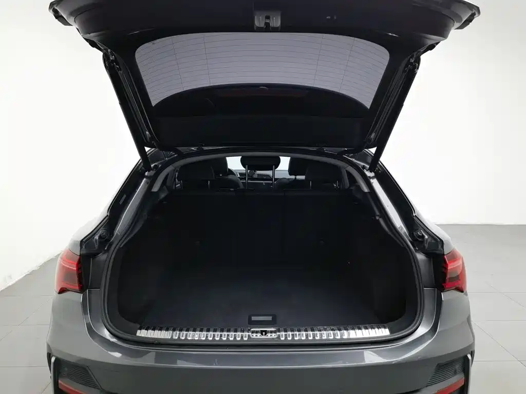 Audi Q3 Sportback — миниатюра 16