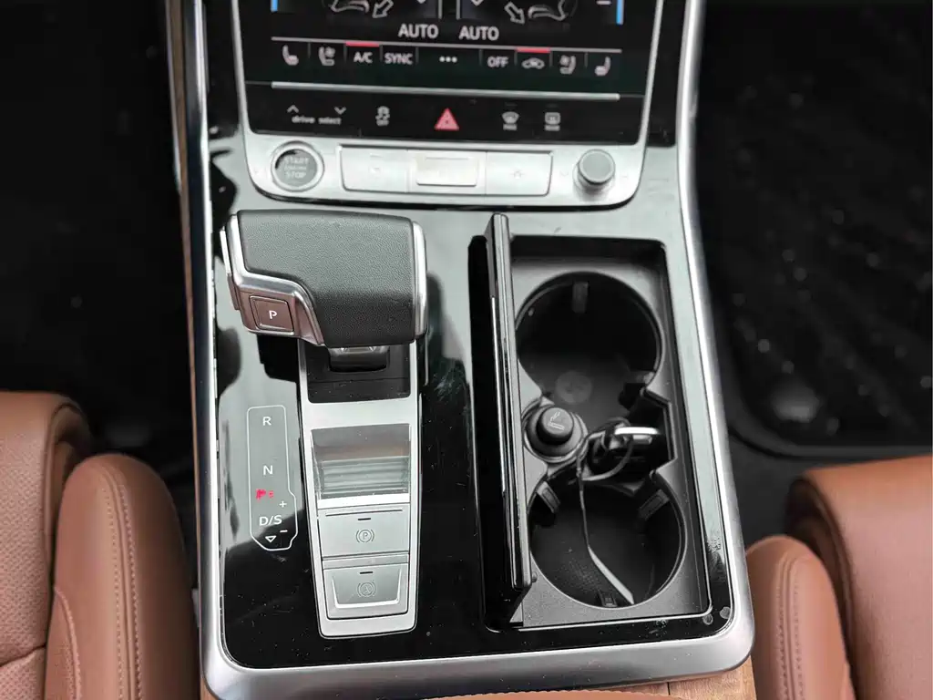 Audi Q7 — миниатюра 12