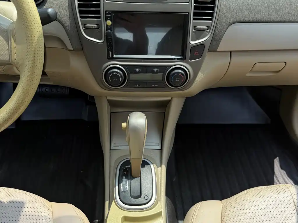 Nissan Sylphy — миниатюра 8