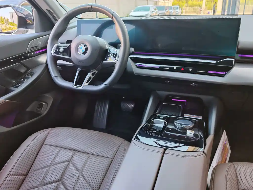 BMW 5 Series — миниатюра 20