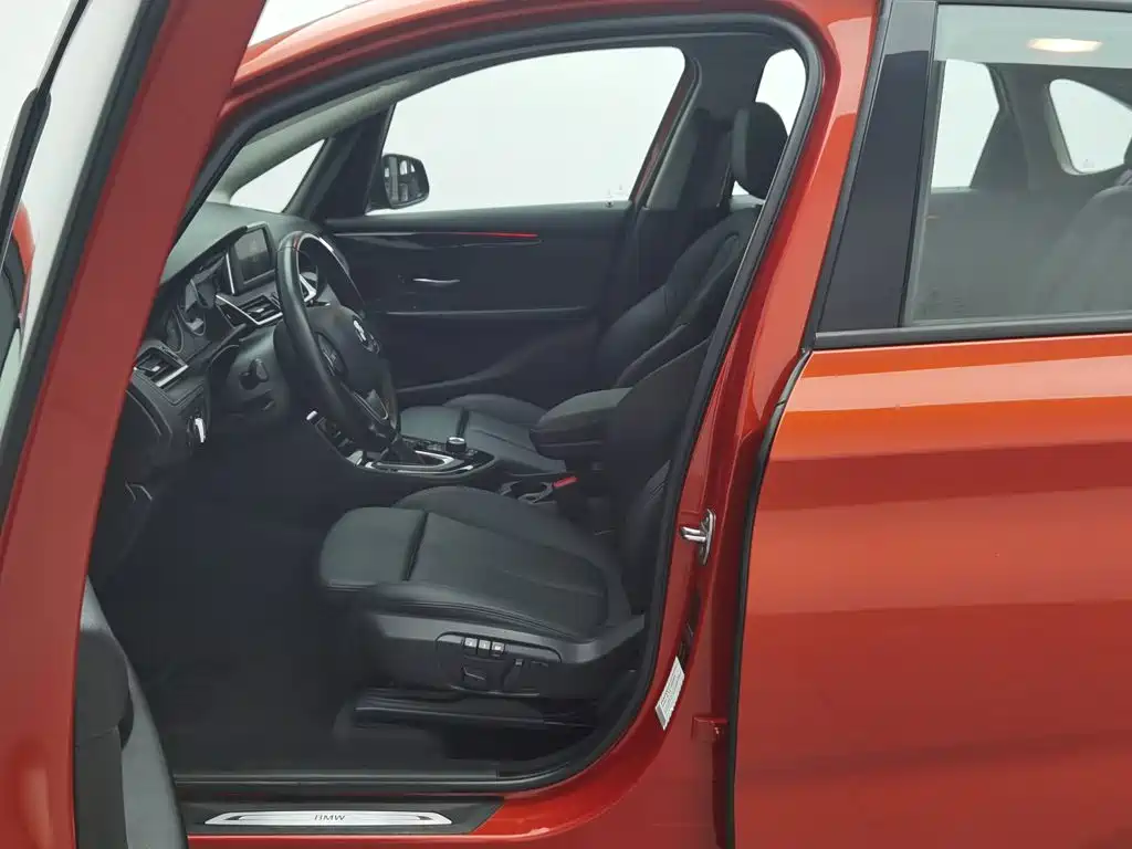 BMW 2 Series Active Tourer — миниатюра 10