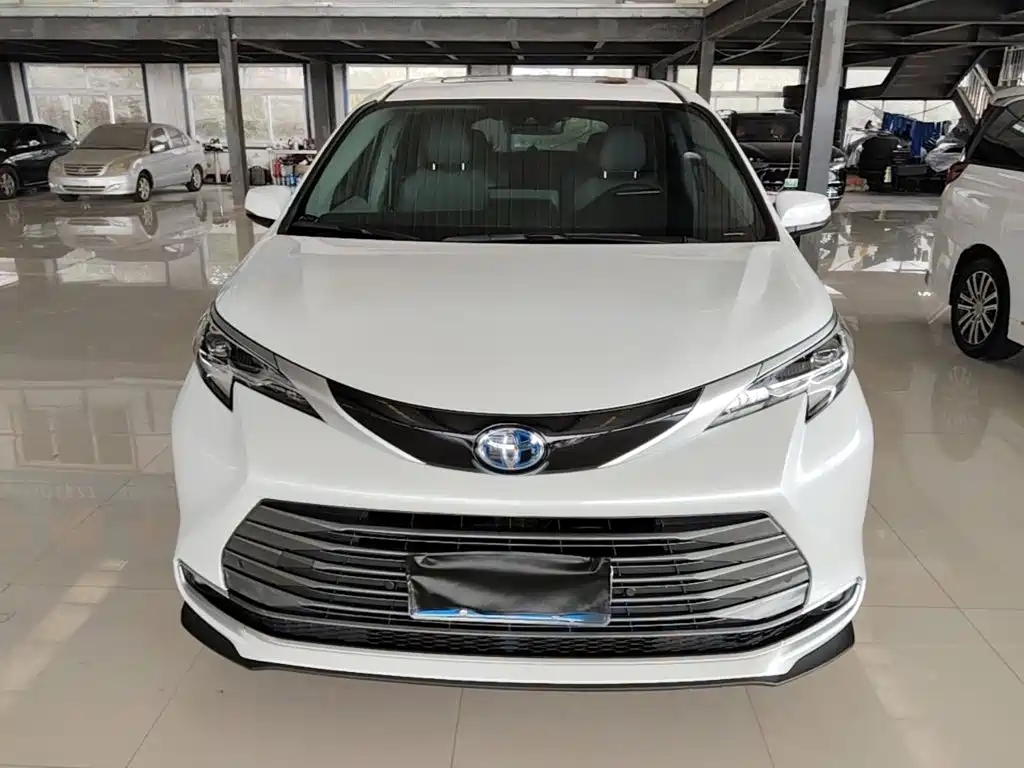 Toyota Sienna — миниатюра 3