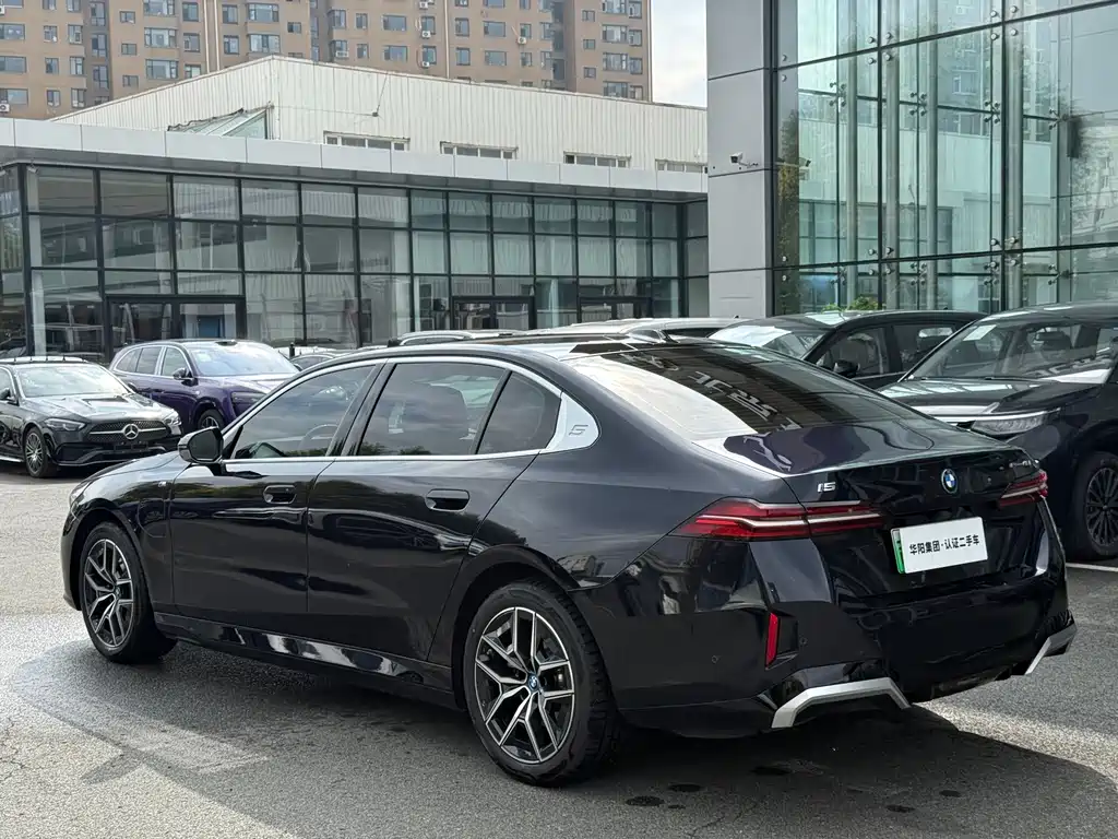 BMW i5 — миниатюра 6