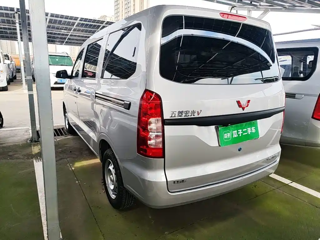 Wuling Hongguang V — миниатюра 5