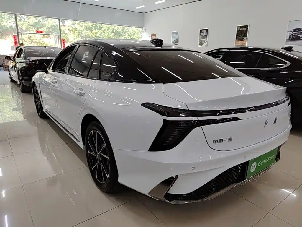 Hongqi Hongqi H6 — миниатюра 5