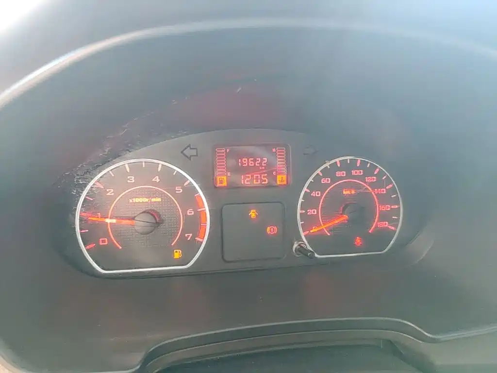 Wuling Hongguang V — миниатюра 12