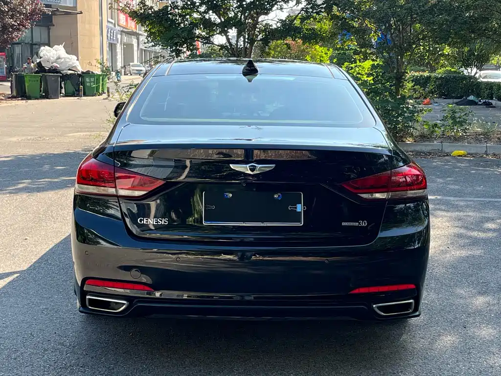Hyundai Genesis — миниатюра 5