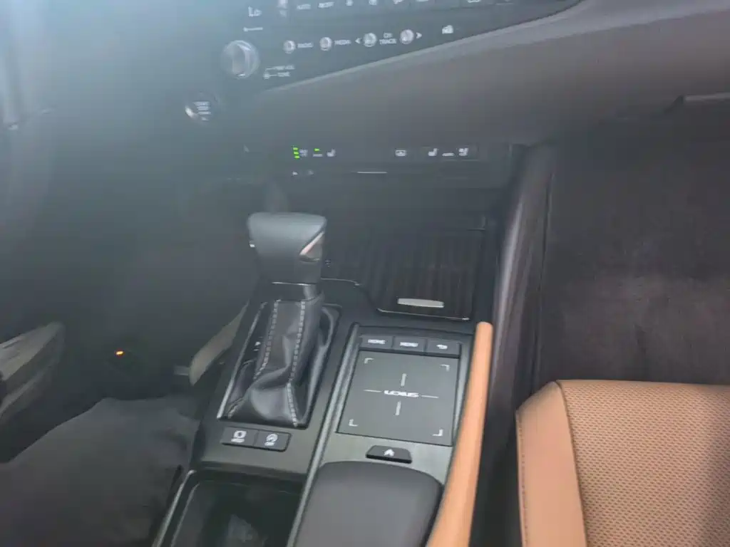 Lexus ES — миниатюра 14