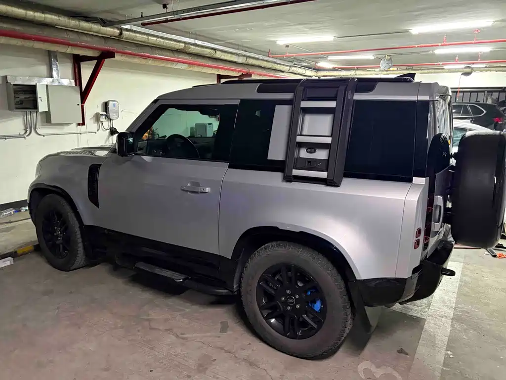Land Rover Defender — миниатюра 8