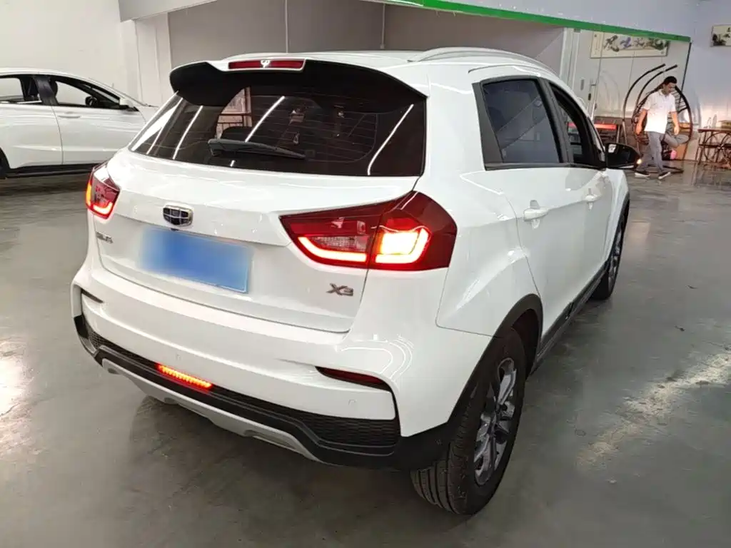 Geely Vision X3 — миниатюра 7