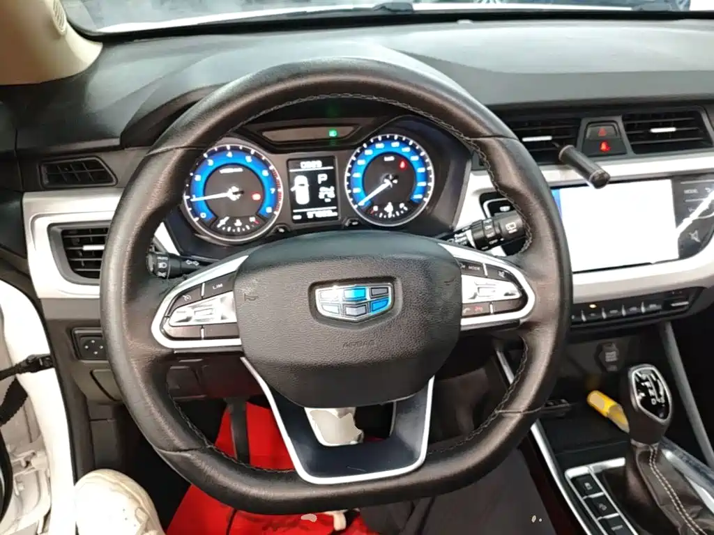 Geely Vision X3 — миниатюра 11