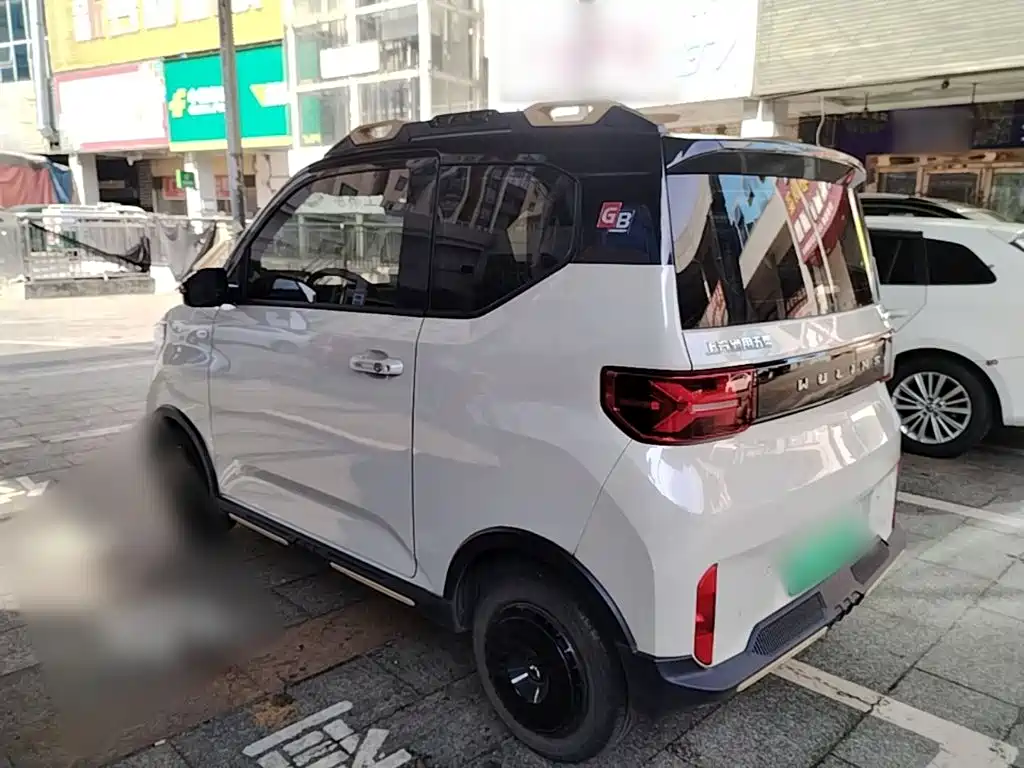 Wuling MINIEV — миниатюра 5