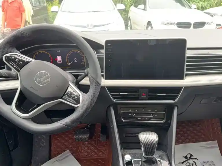 Volkswagen Tiguan L — миниатюра 4