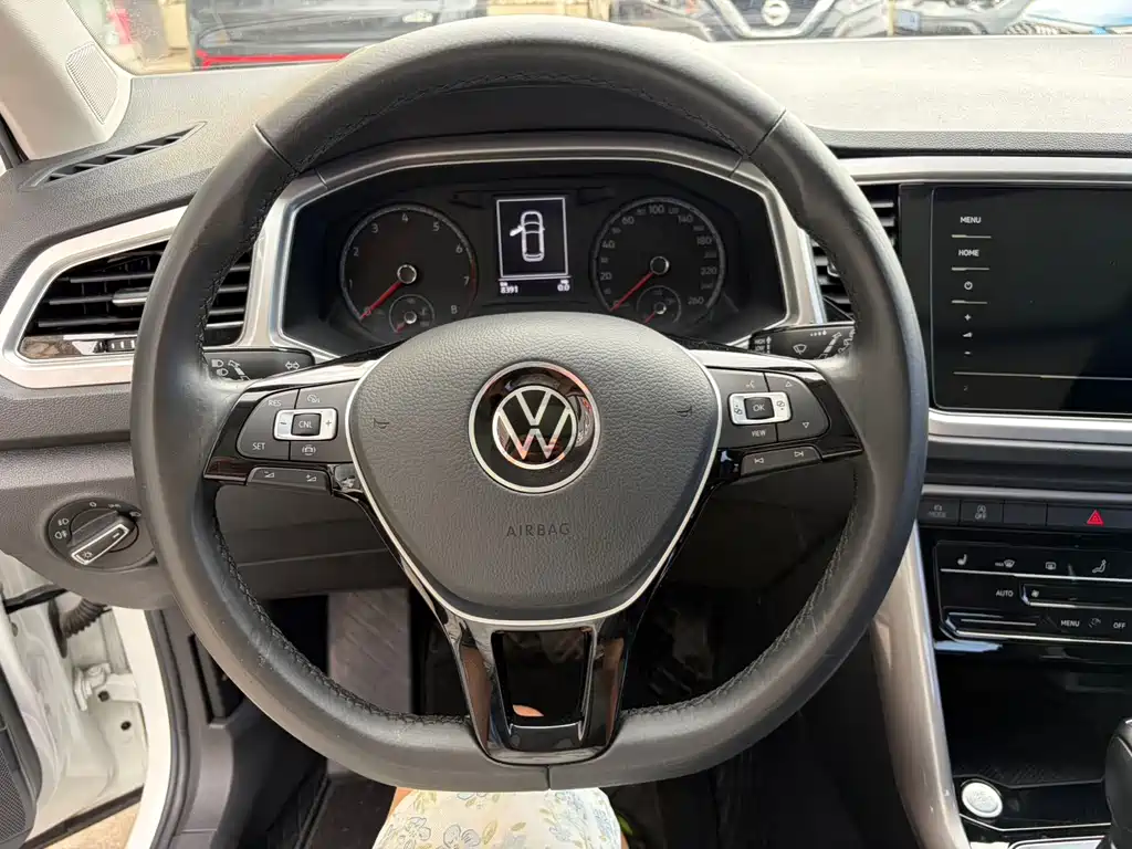 Volkswagen T-Roc — миниатюра 14